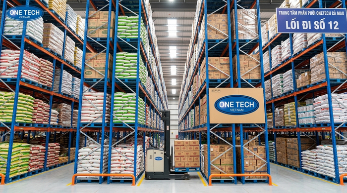 Kệ lối đi hẹp cho kho phân phối Cà Mau Kệ lối đi hẹp cho kho phân phối hàng tiêu dùng tại Cà Mau
