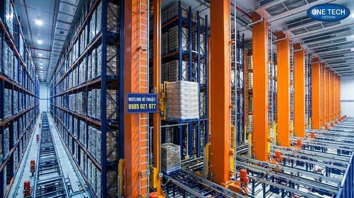 Stacker crane tự động hoàn toàn trong kho lạnh cao tầng